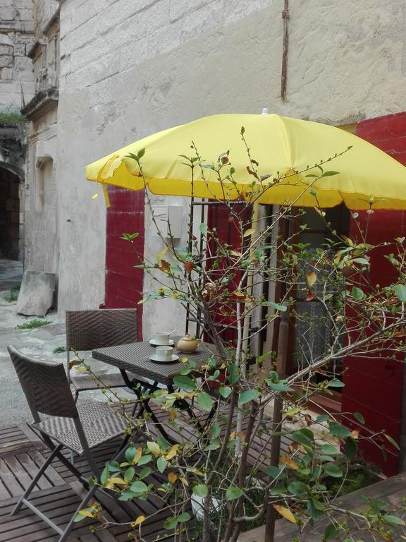 La Maison Des Hautures Arles Luaran gambar
